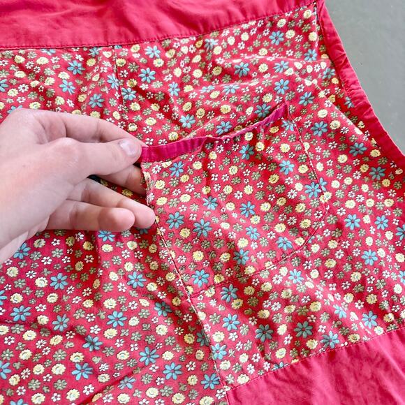 Vintage Handmade Red Floral Half Apron Tie Waist - Picture 2 of 4